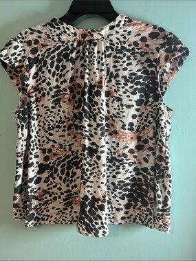 Women’s Short-Sleeve Animal Print Blouse in Cream, Black & Blush